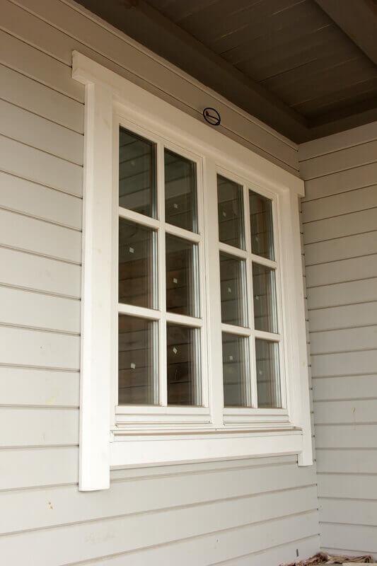 Дом из бруса с деревянными окнами 5