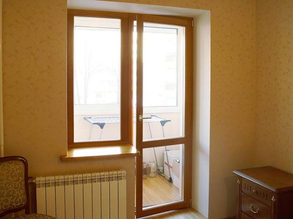 балконная группа из дерева в квартире на Машерова