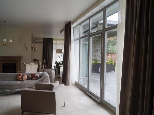 входная группа из дерева